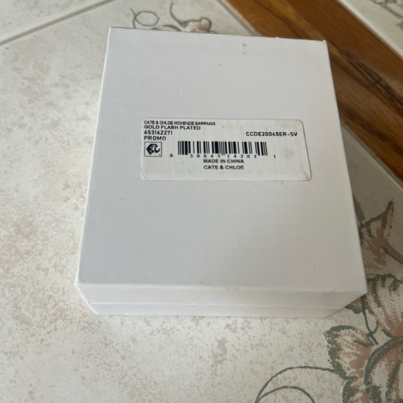 Cate& Chloe McKenzie 18k White Gold Plated Drop Dangle Earrings Women - Picture 3 of 3